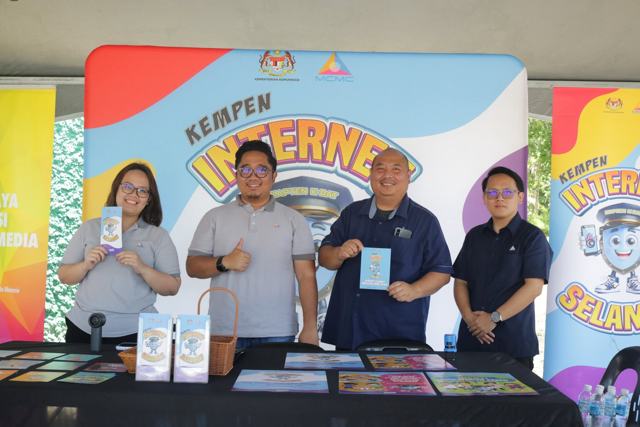 MCMC Kempen Internet Selamat team